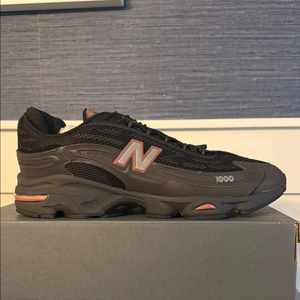 New Balance 1000 Men's Black Athletic Sneakers